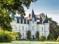 这座造价183万美元的法国城堡是童话般的终极布置