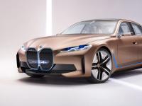  新概念车BMW Concept i4戴上巨大的肾形格栅 