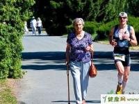  给大家介绍下跑步前要卸妆吗 