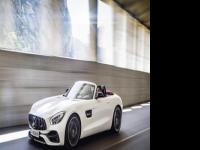  梅赛德斯- amg GT R在公共道路上听起来很危险 