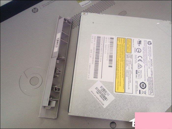 如何将SSD固态硬盘放在光驱位？笔记本光驱改固态硬盘的方法