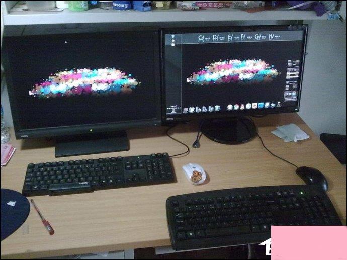 电脑一拖二教程：一台主机两个显示器看电影玩游戏两不相误