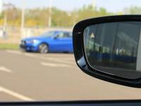 汽车常识：汽车后视镜盲区怎么办?几招教你解决