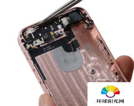 iPhoneSE真机拆解图集 iPhoneSE拆解